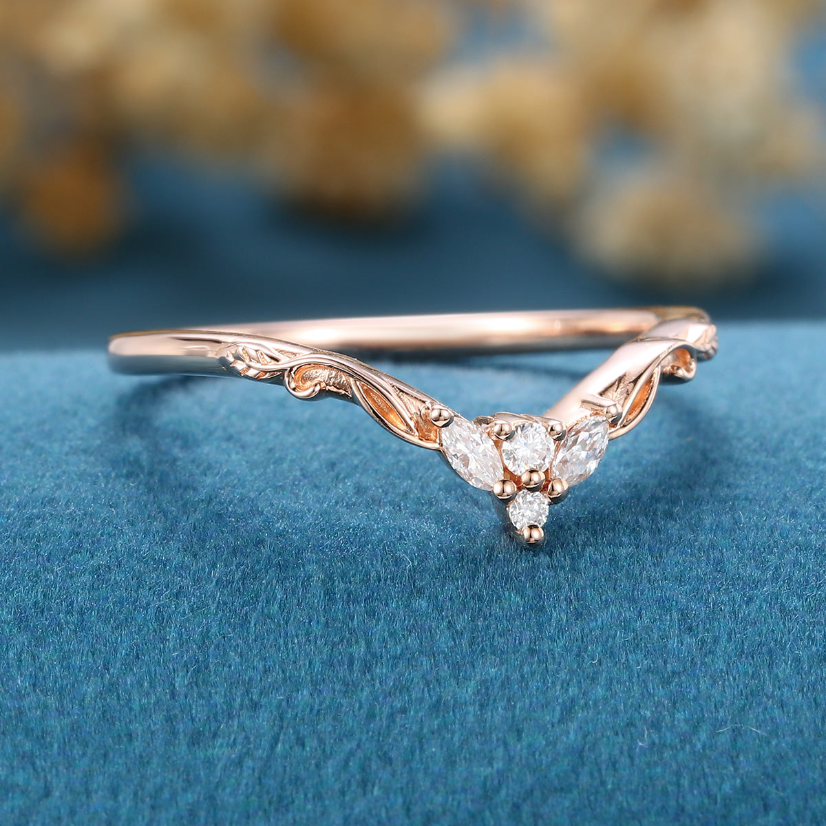 Round cut Moissanite | Natural Diamonds | Lab Grow Diamonds Curved Wedding Band Ring