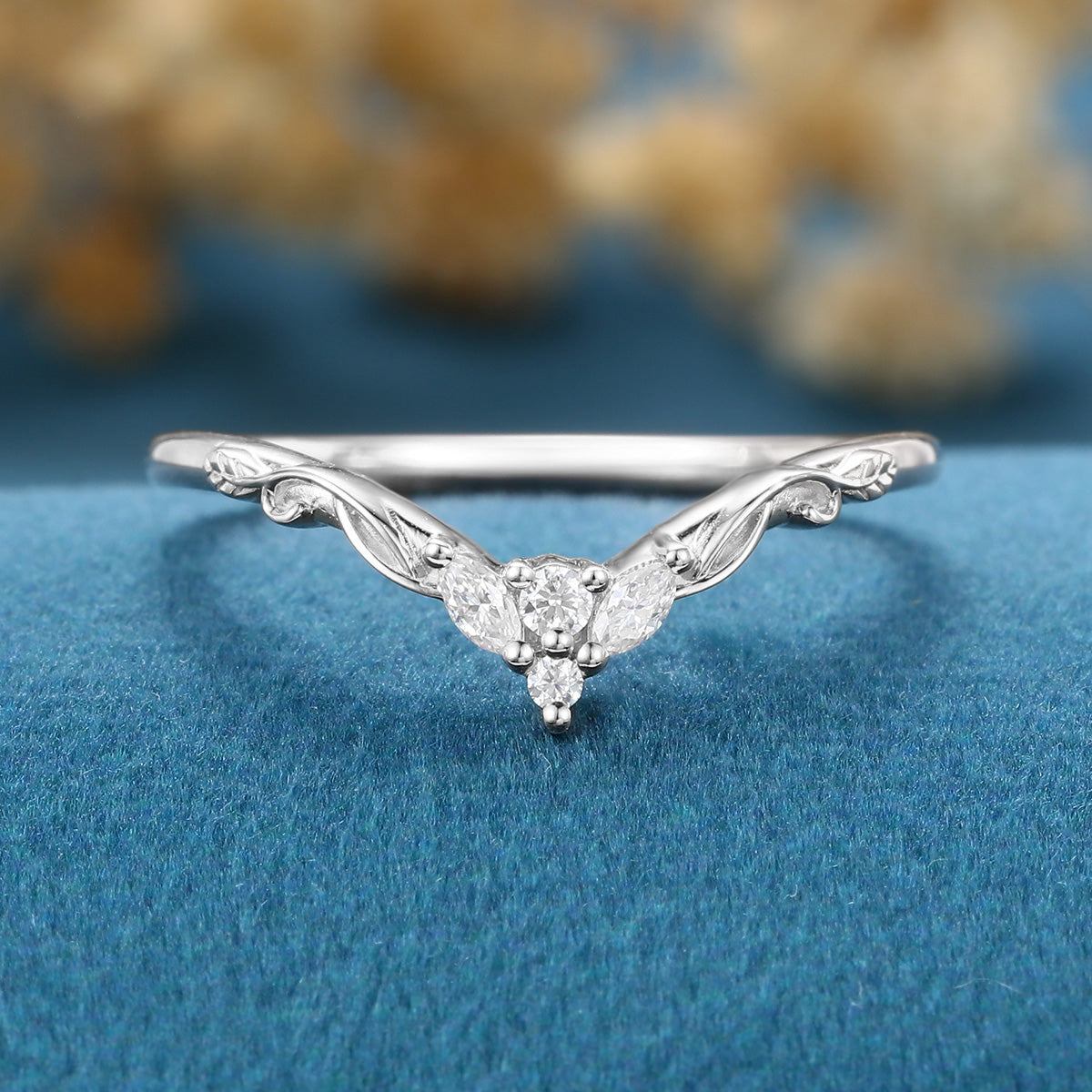 Round cut Moissanite | Natural Diamonds | Lab Grow Diamonds Curved Wedding Band Ring
