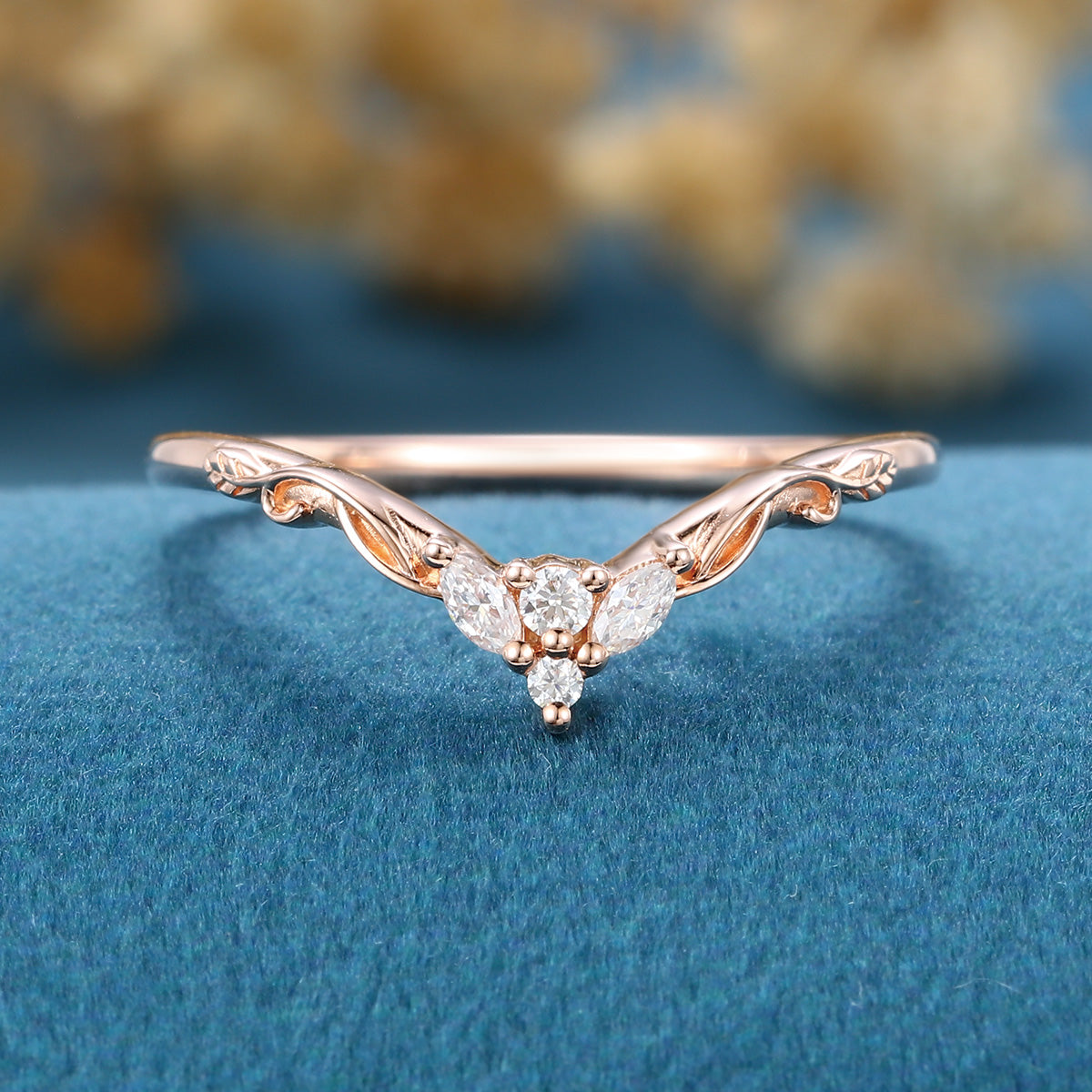 Round cut Moissanite | Natural Diamonds | Lab Grow Diamonds Curved Wedding Band Ring