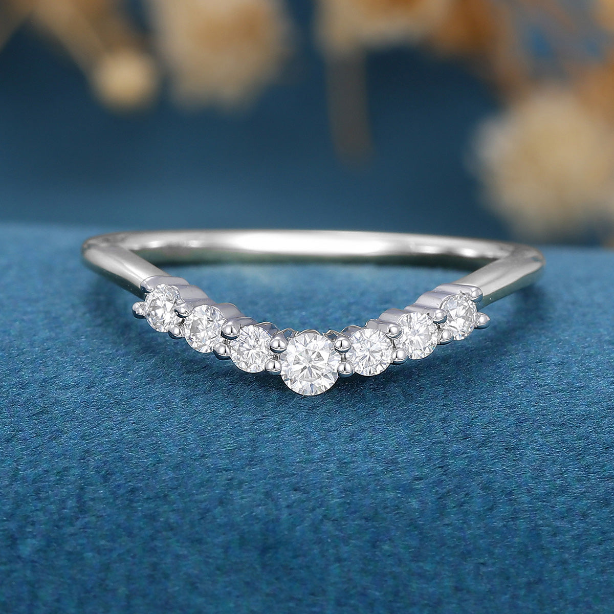 Round cut Moissanite | Diamond Curved Wedding Band Ring