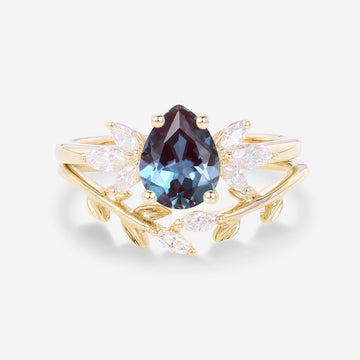Pear cut Alexandrite | Diamond Engagement Ring Bridal Set