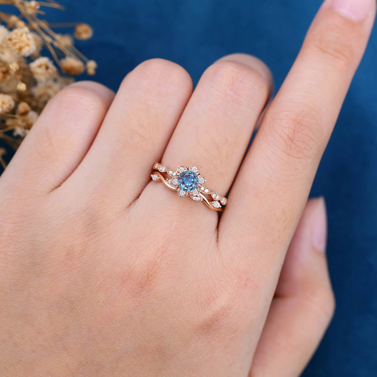Round cut Alexandrite | Diamond ring set