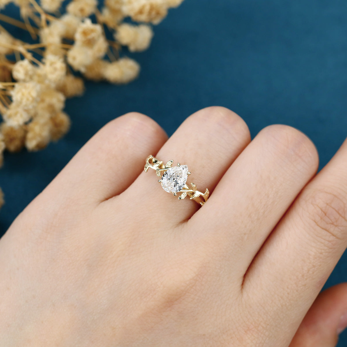 Pear cut Lab-Grown Diamond Leaf Rose Gold Engagement Ring