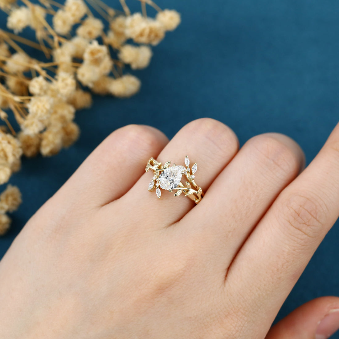 Pear cut Lab-Grown Diamond Leaf Rose Gold Wedding Bridal set