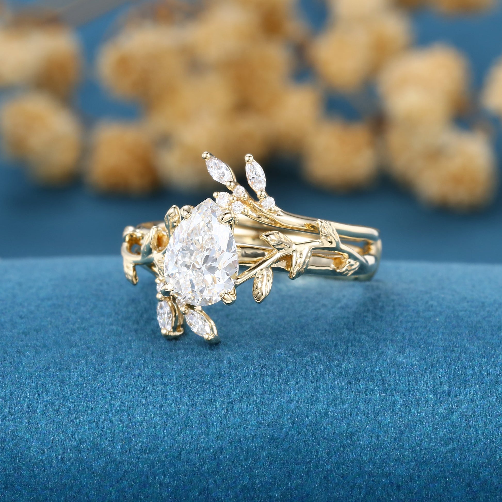 Pear cut Lab-Grown Diamond Leaf Rose Gold Wedding Bridal set
