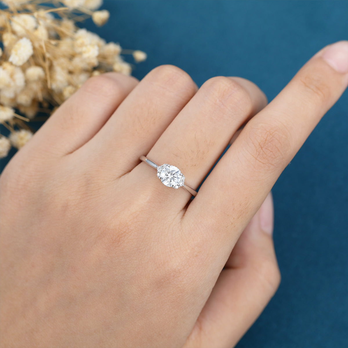 Round cut Moissanite Engagement ring