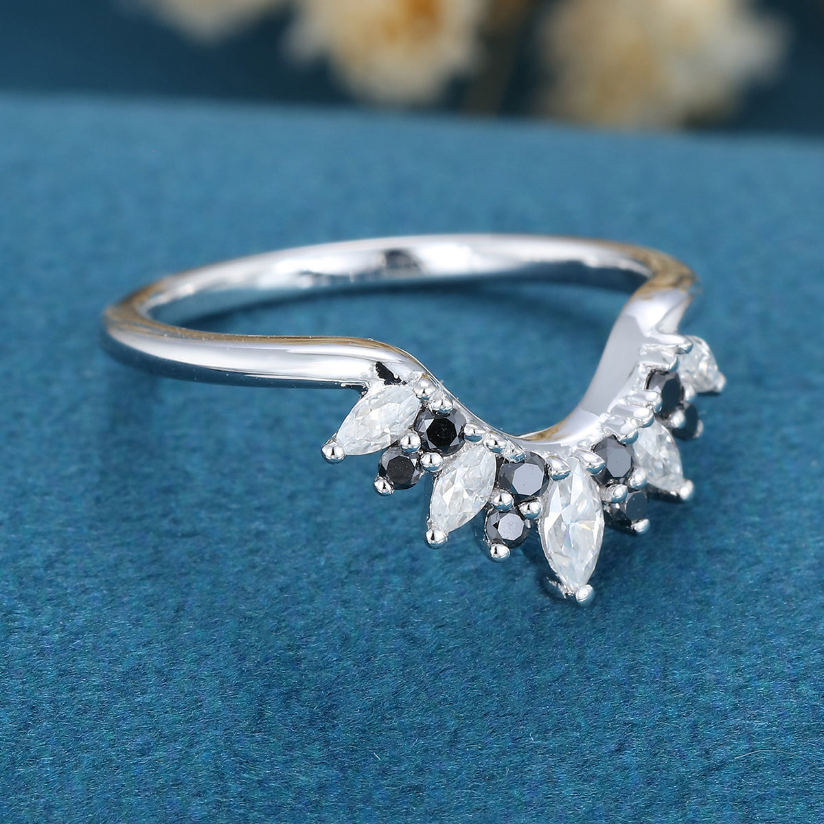 Moissanite | Black diamond Curved Wedding Band Ring