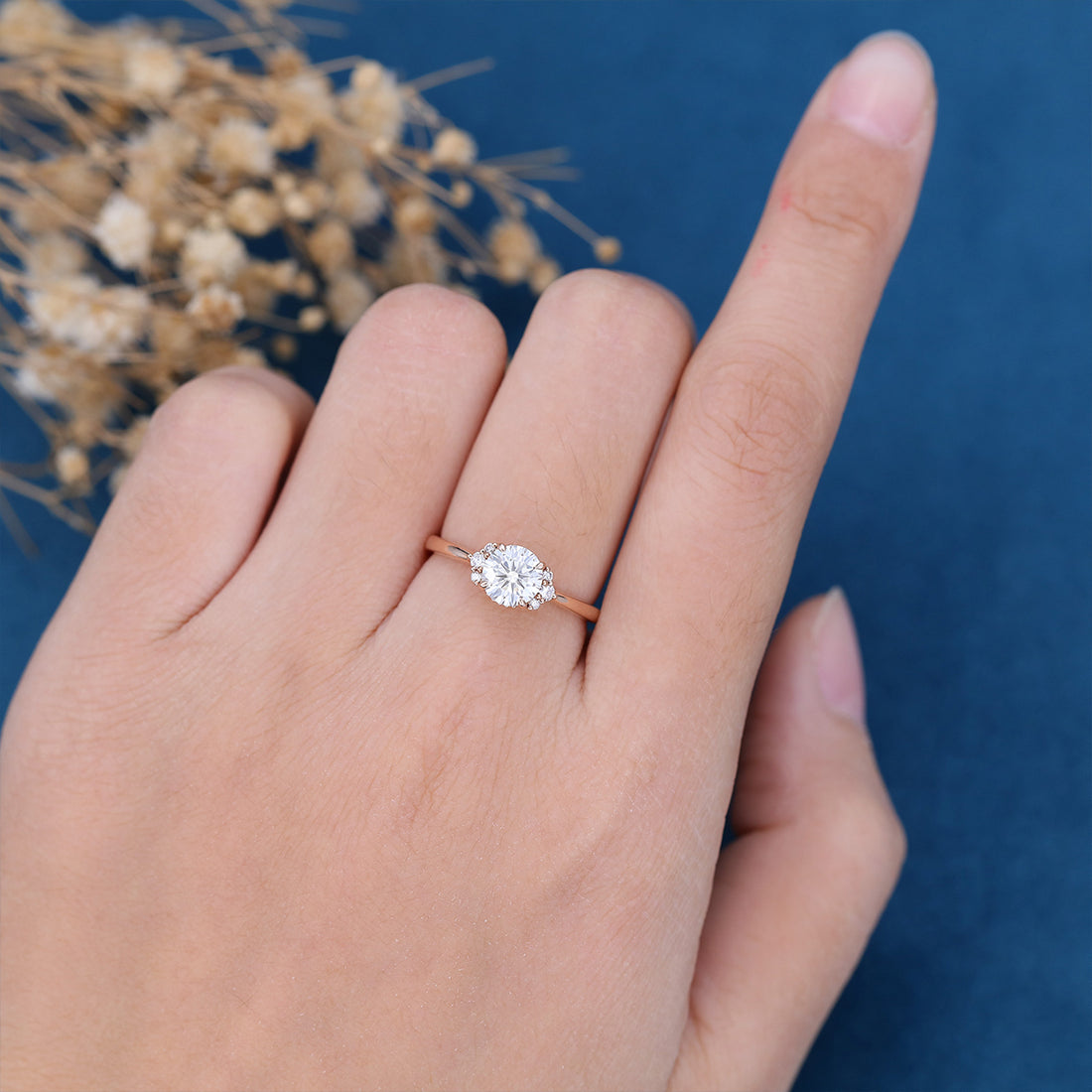 Round cut Moissanite Engagement ring