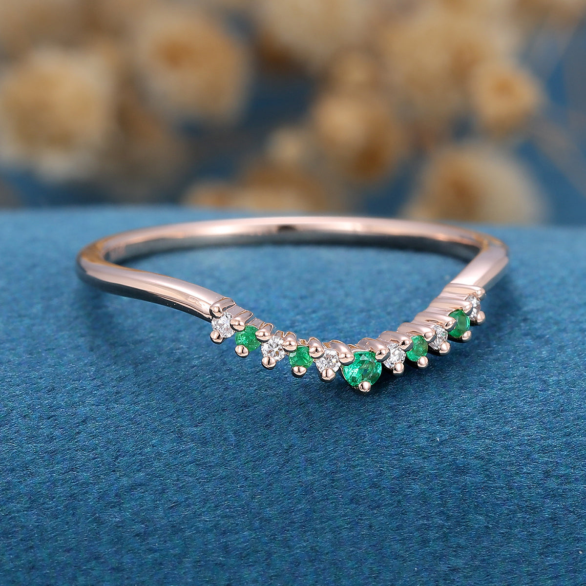 Diamond/Emerald Curved Wedding Band Ring