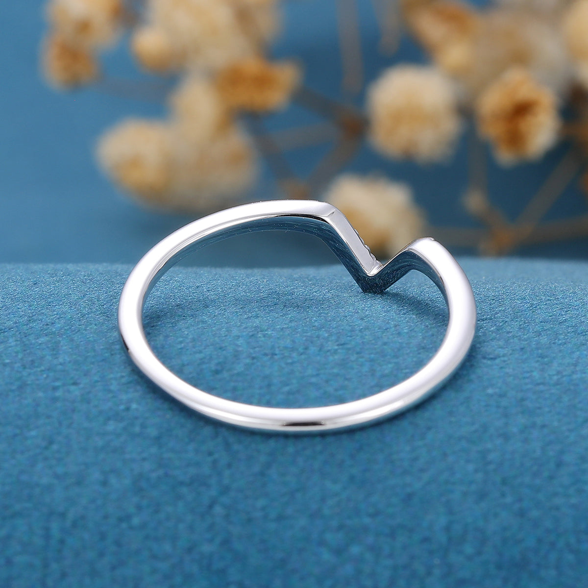 Round cut Diamond Chevron Wedding Band Ring