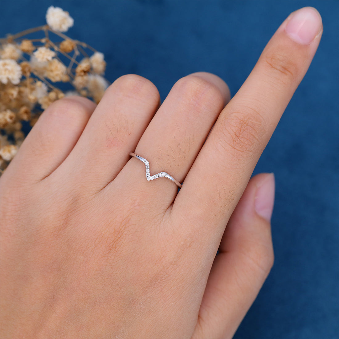 Round cut Diamond Chevron Wedding Band Ring