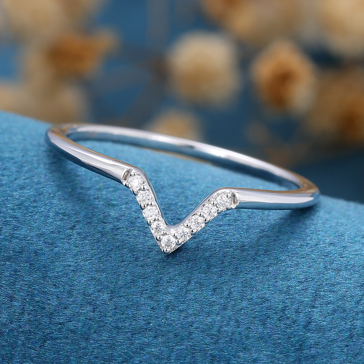 Round cut Diamond Chevron Wedding Band Ring
