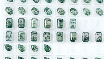 How to Choose a Moss Agate Engagement Ring: Color, Pattern, Cut & Setting Guide