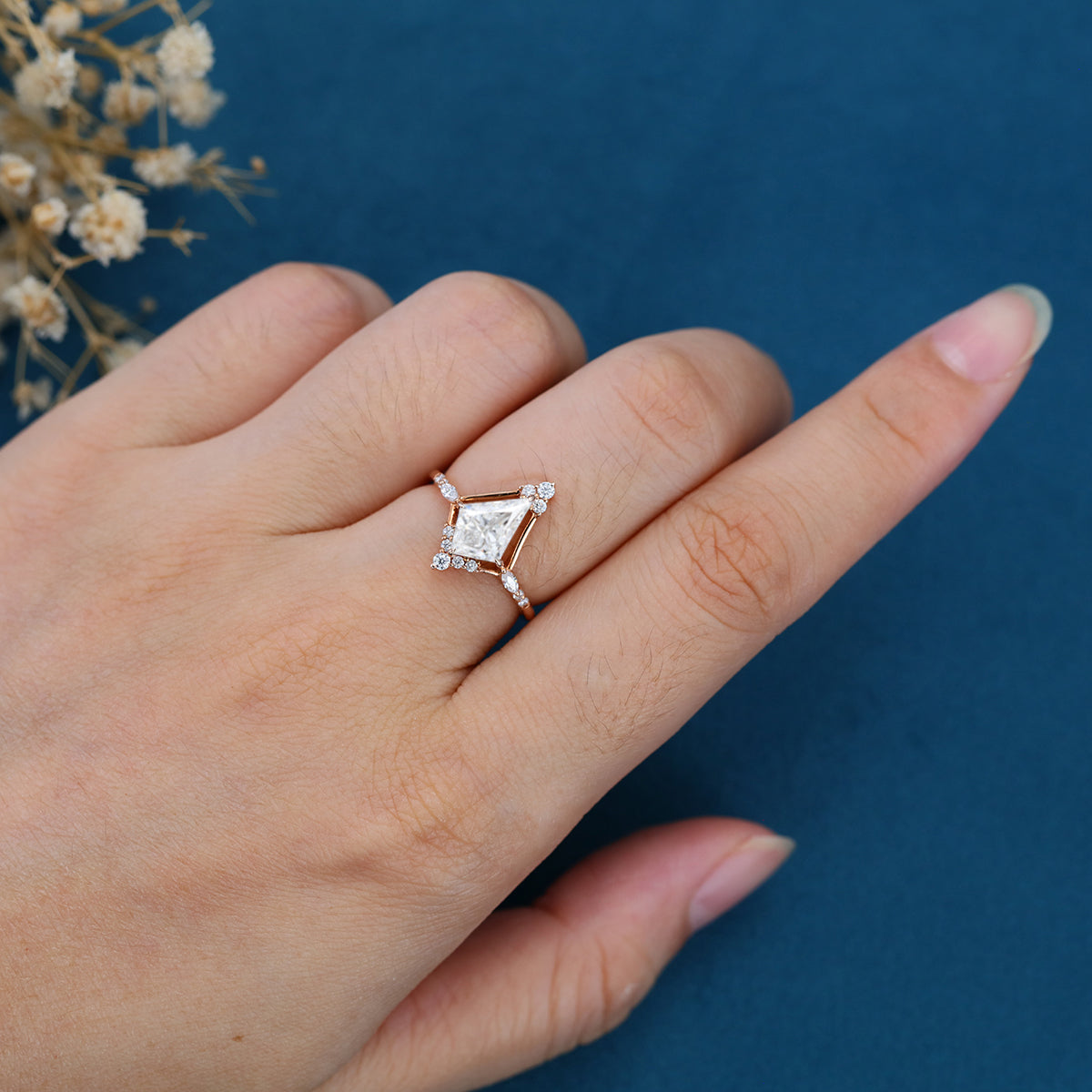 1.0CT~5.0CT Kite cut Cluster Lab Grown Diamond Halo Engagement Ring