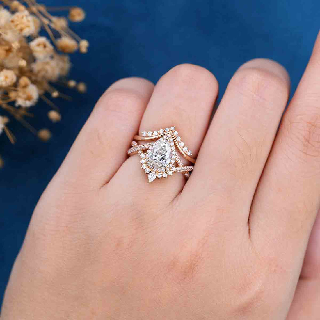 1.0CT~5.0CT Pear cut Lab Grown Diamond Halo Bridal Set