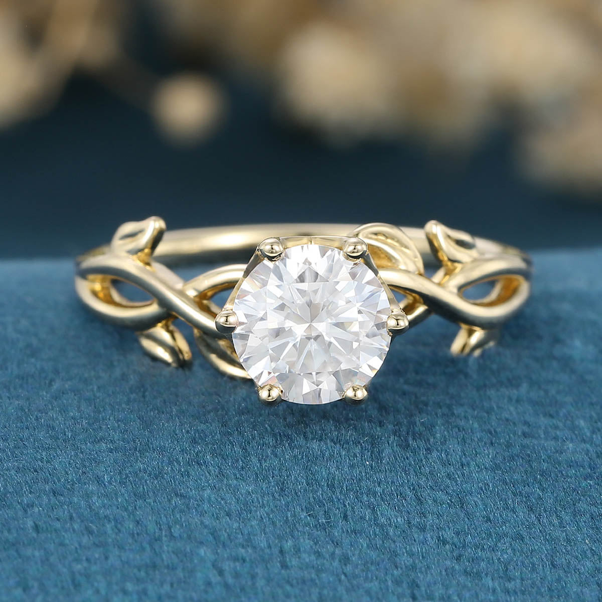 Nature Inspired Roud cut Moissanite Leaf Gold ring set