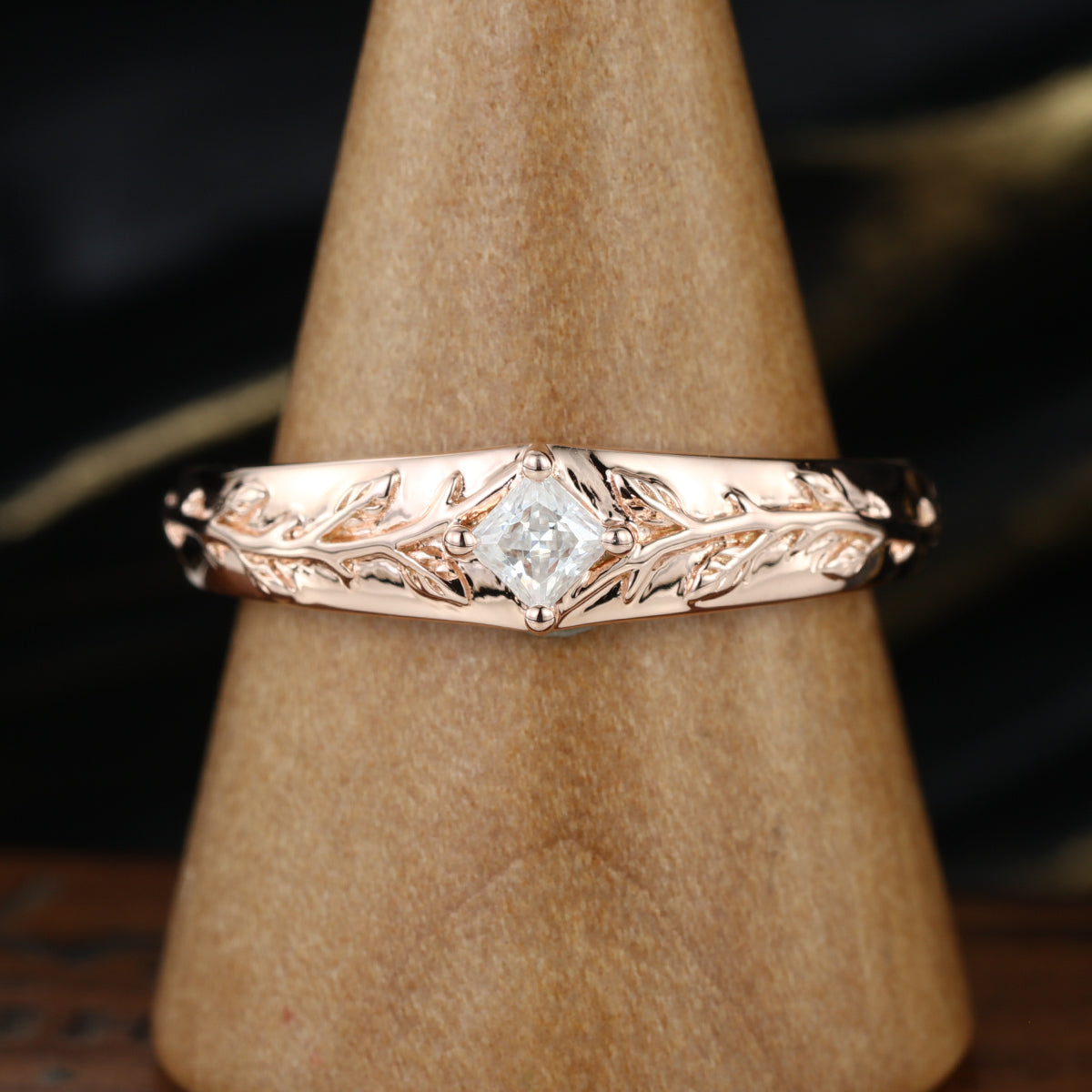 Minimalist Men's Moissanite Ring - Sleek Modern Design, Comfort Fit