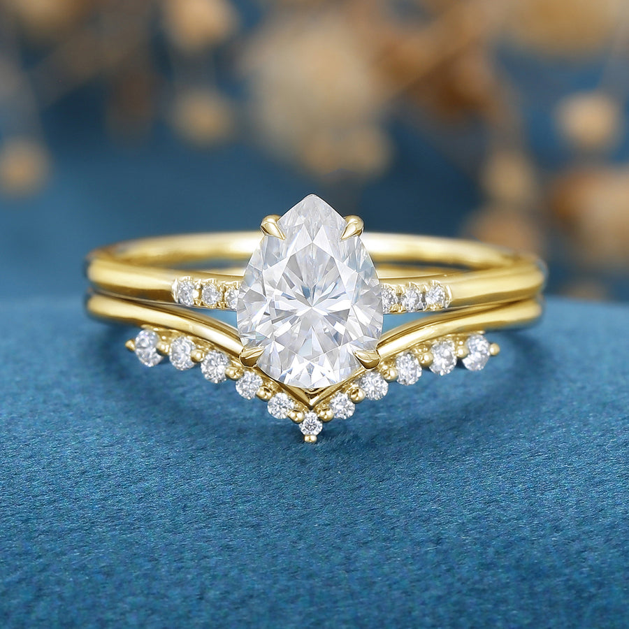 Pear cut Moissanite Cluster Engagement ring Bridal Set