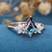 Kite Cut Alexandrite | Diamond  Engagement Ring 