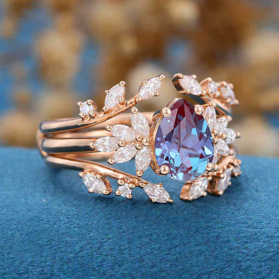 Pear cut Alexandrite | Diamond Engagement Ring Bridal Set 