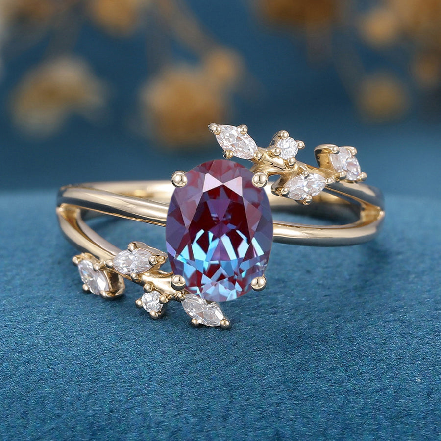 Oval cut Alexandrite | Diamond Engagement ring