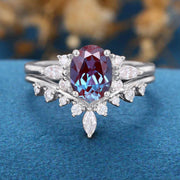 Oval cut Lab Alexandrite | Diamond ring set