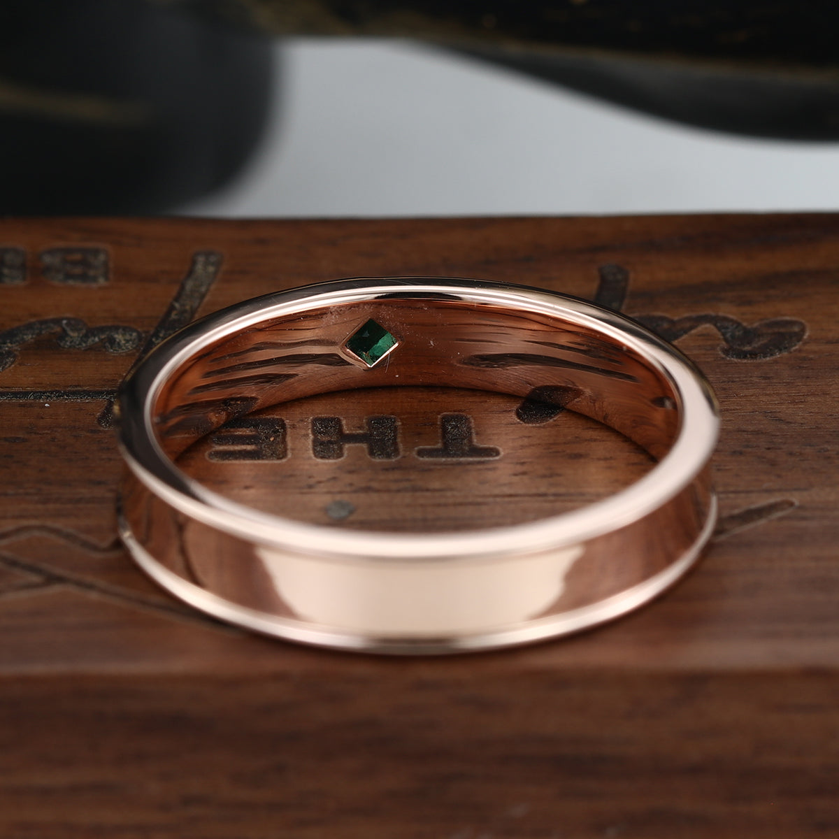 Nature Inspired Men's Diamonds Engagement Band | Solid gold Men Ring