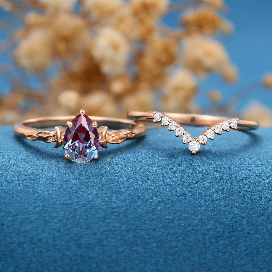 Pear cut Alexandrite | Diamond Engagement Ring Bridal Set 
