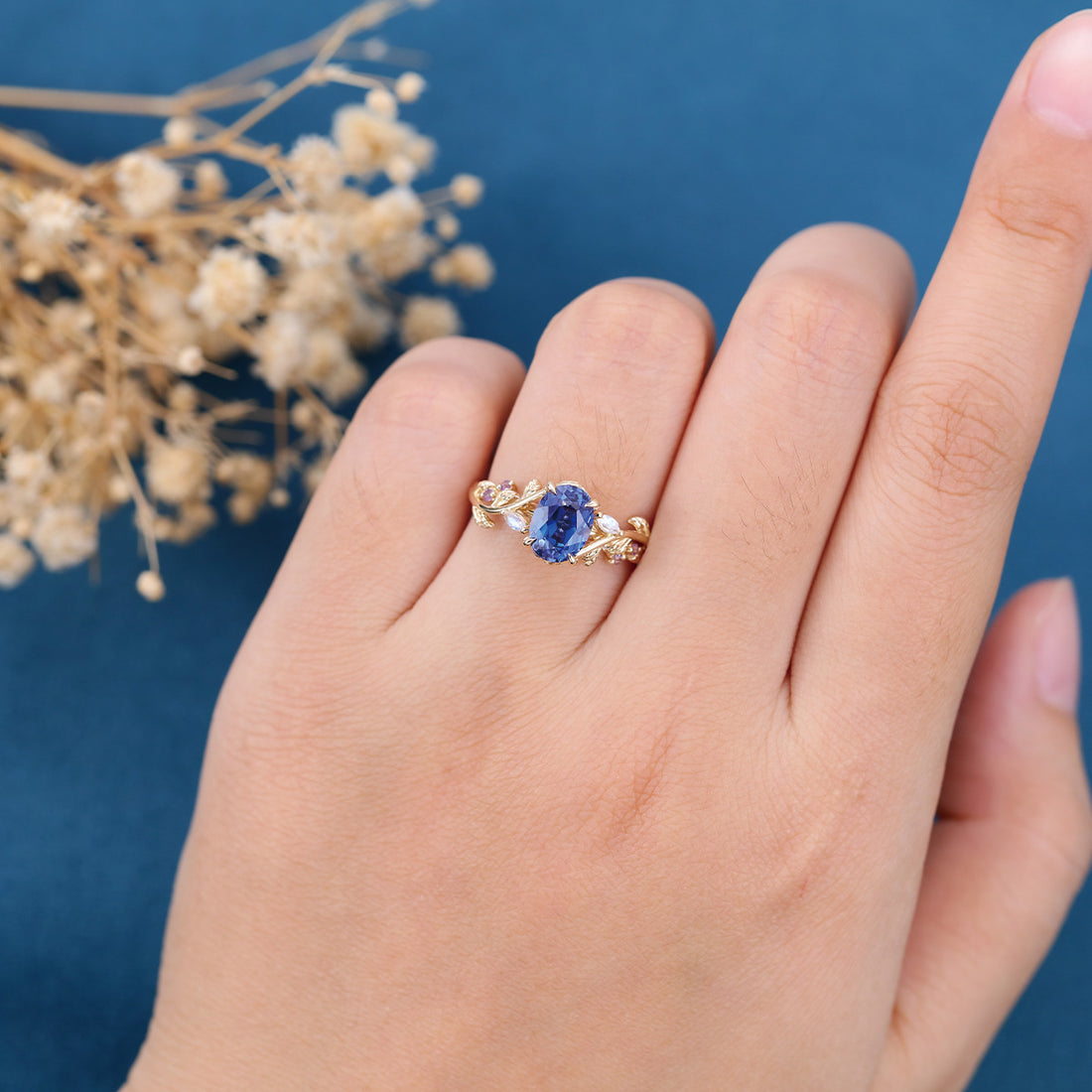 1.5Carat Oval Cut Lab Sapphire Leaf Engagement ring