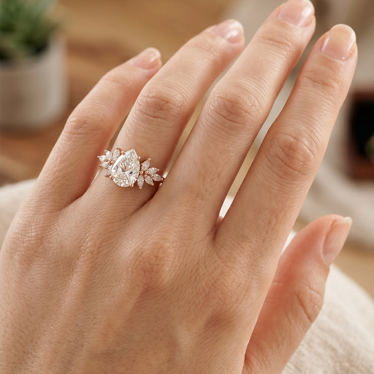 1.0CT~5.0CT Pear cut Lab Grown Diamond Cluster Engagement Ring