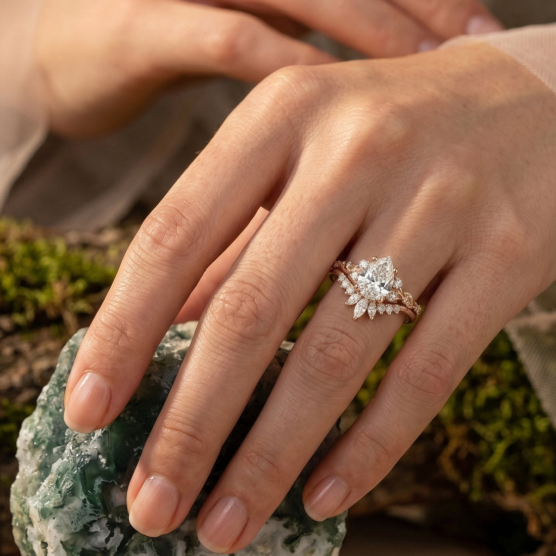 1.0CT~5.0CT Kite cut Lab grown Diamond Luxury Pave Leaf Engagement Ring set
