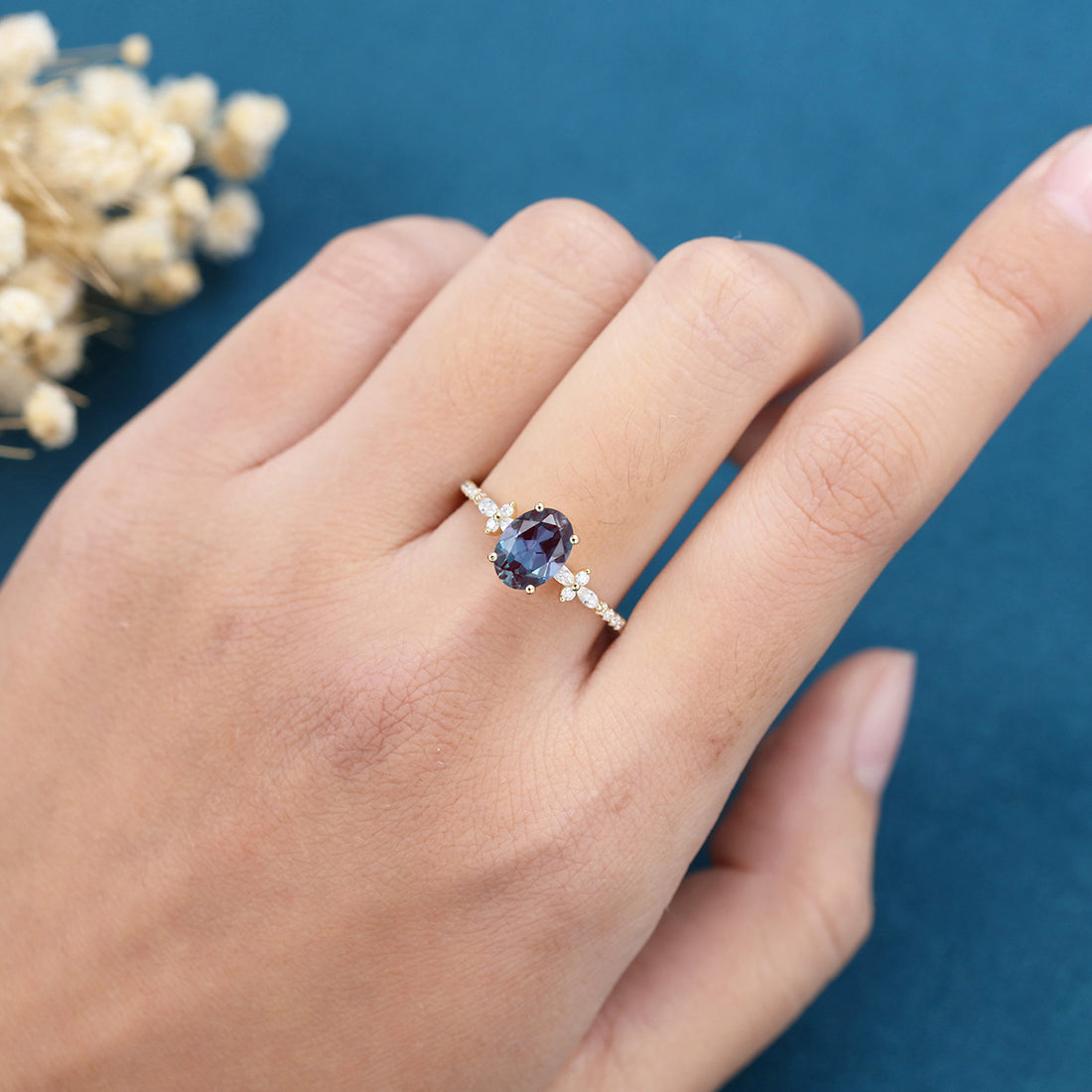 Oval cut Alexandrite | Diamond Engagement ring