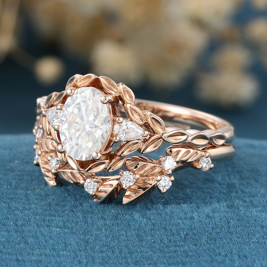 Nature Inspired Round cut Moissanite Leaf Gold ring set