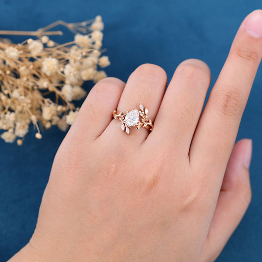 Nature Inspired Pear cut Moissanite Leaf Gold ring set