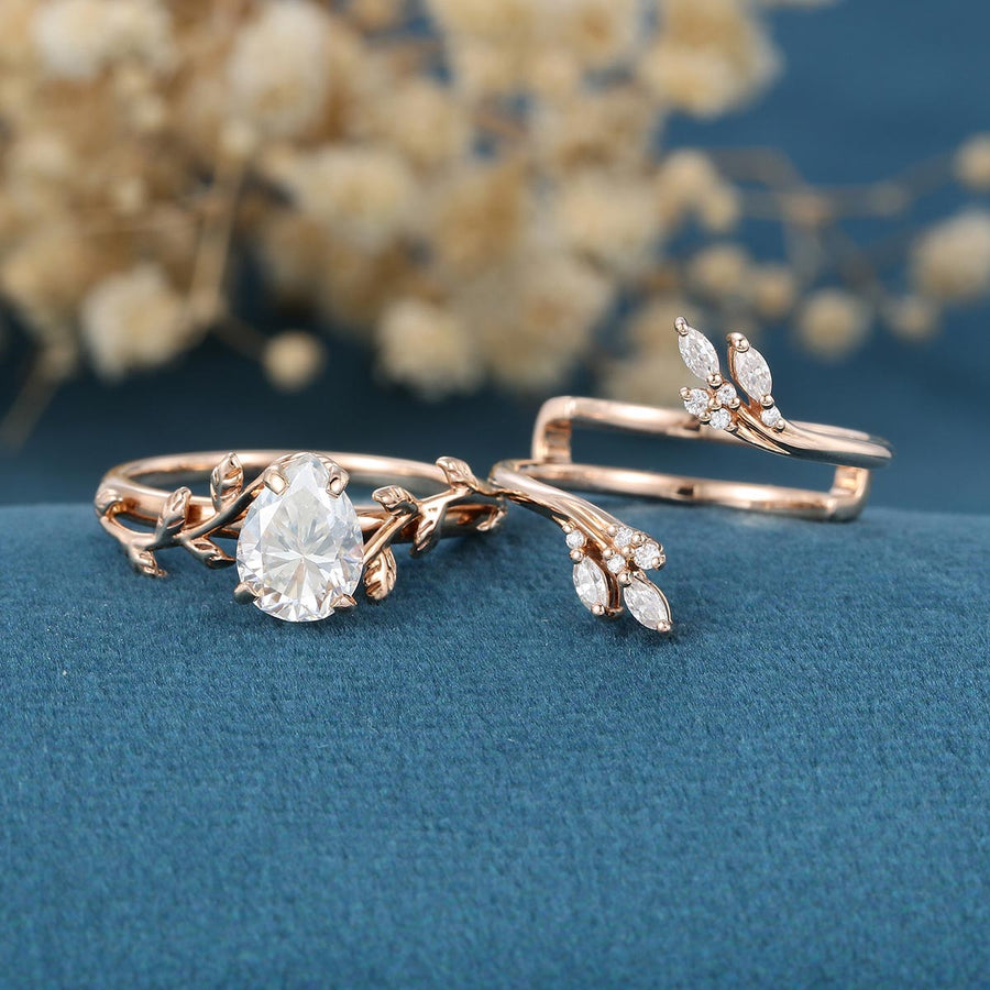 Nature Inspired Pear cut Moissanite Leaf Gold ring set