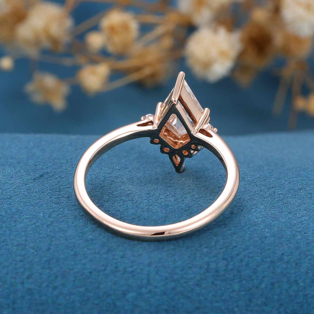 1.0CT~5.0CT Kite cut Lab Grown Diamond Halo Engagement Ring