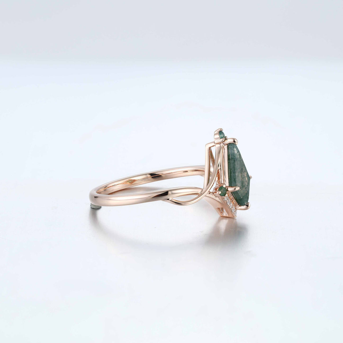 Nature Inspired Kite cut Moss Agate Engagement Ring