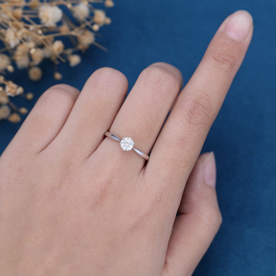 Round cut Moissanite Minimalist Engagement Ring