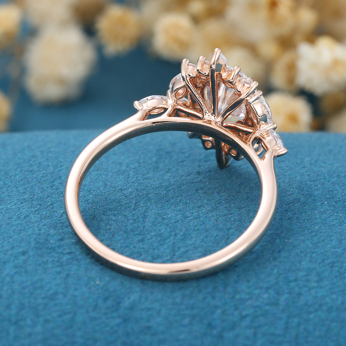 Vintage Oval cut Moissanite Halo Engagement Ring for Women 