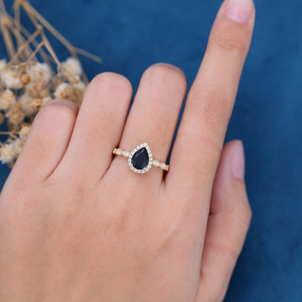 Natural round cut black onyx engagement ring 14k white gold halo diamo –  WILLWORK JEWELRY