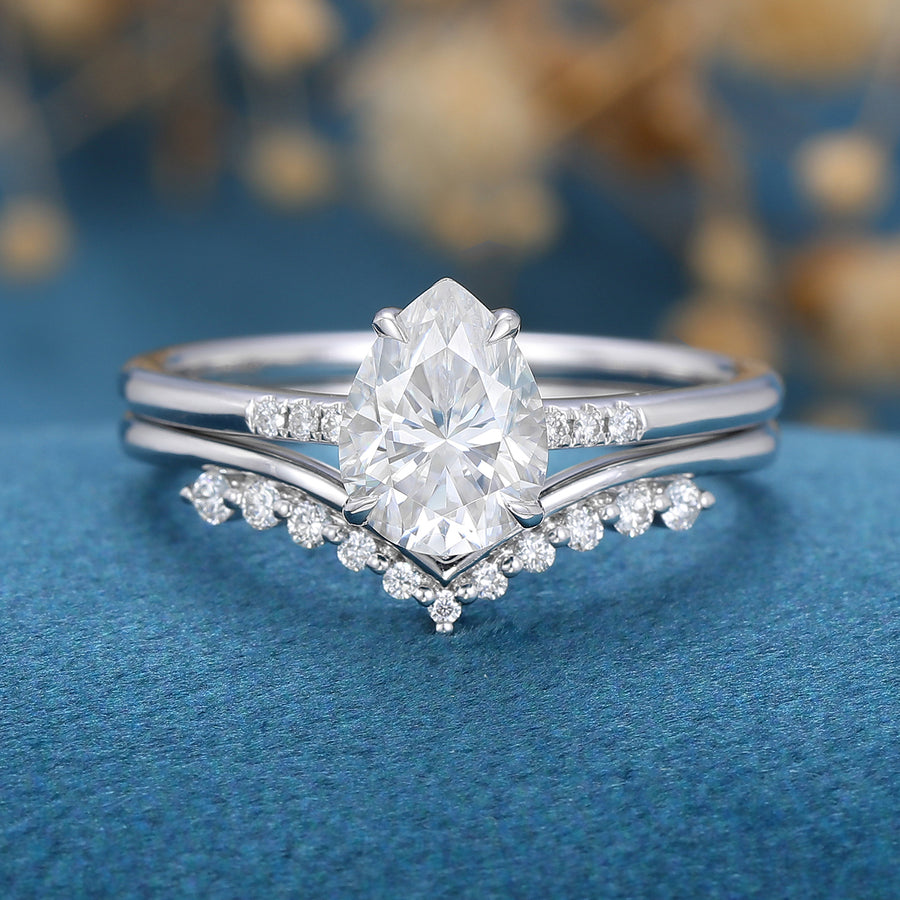 Pear cut Moissanite Cluster Engagement ring Bridal Set 