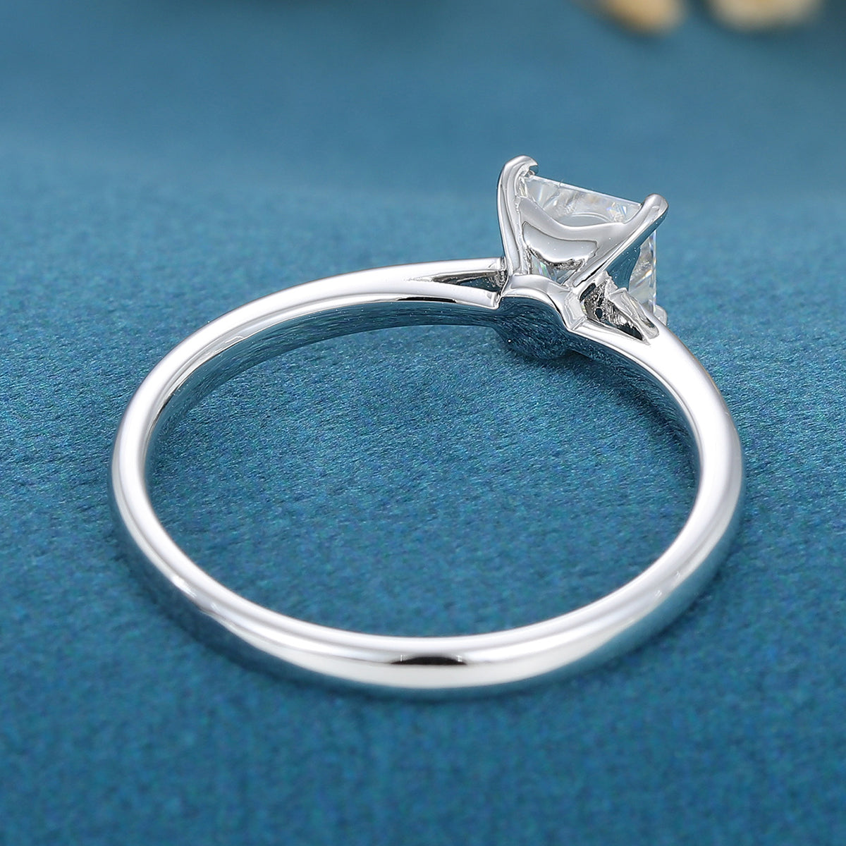 Princess cut Moissanite Solitaire Engagement ring 