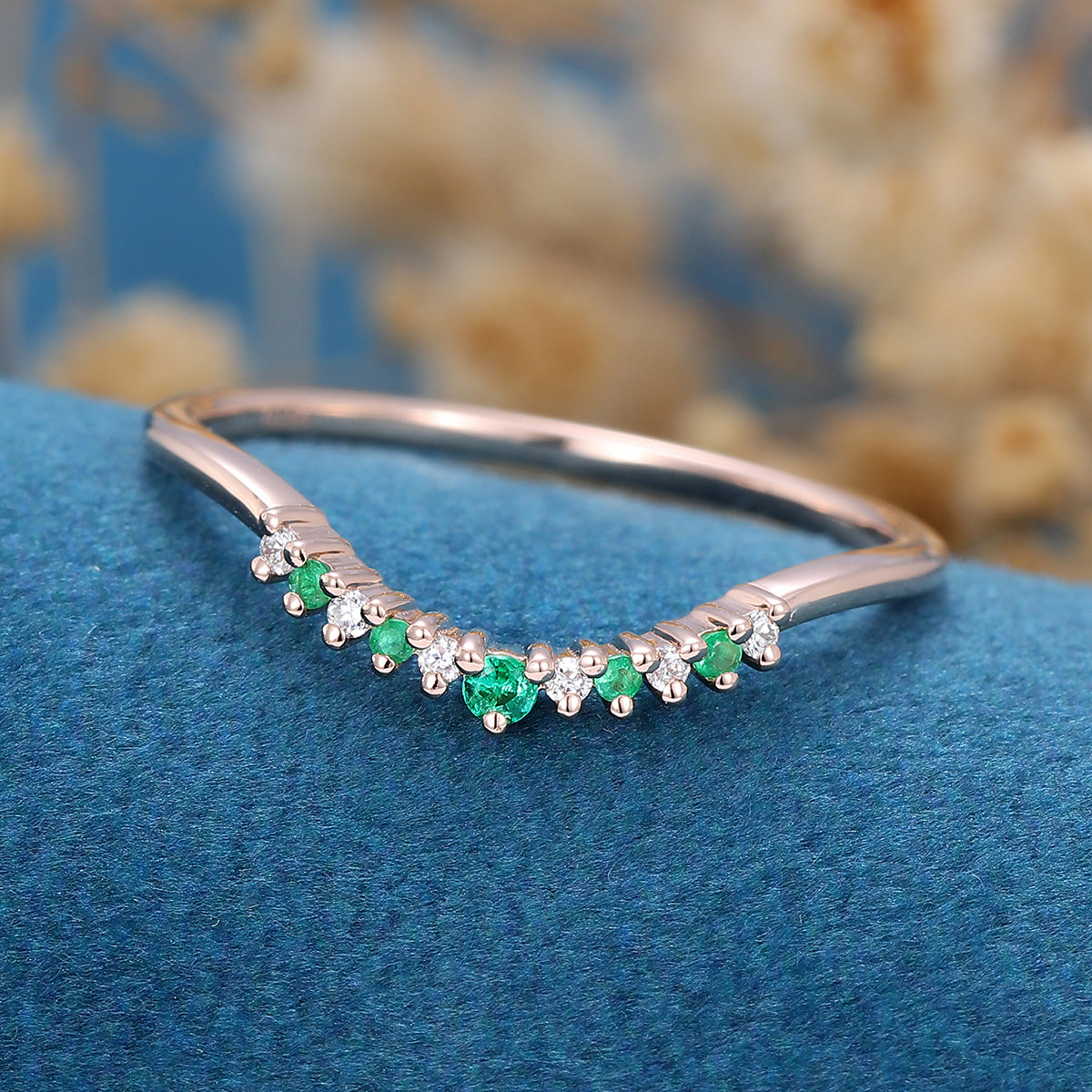 Diamond/Emerald Curved Wedding Band Ring 