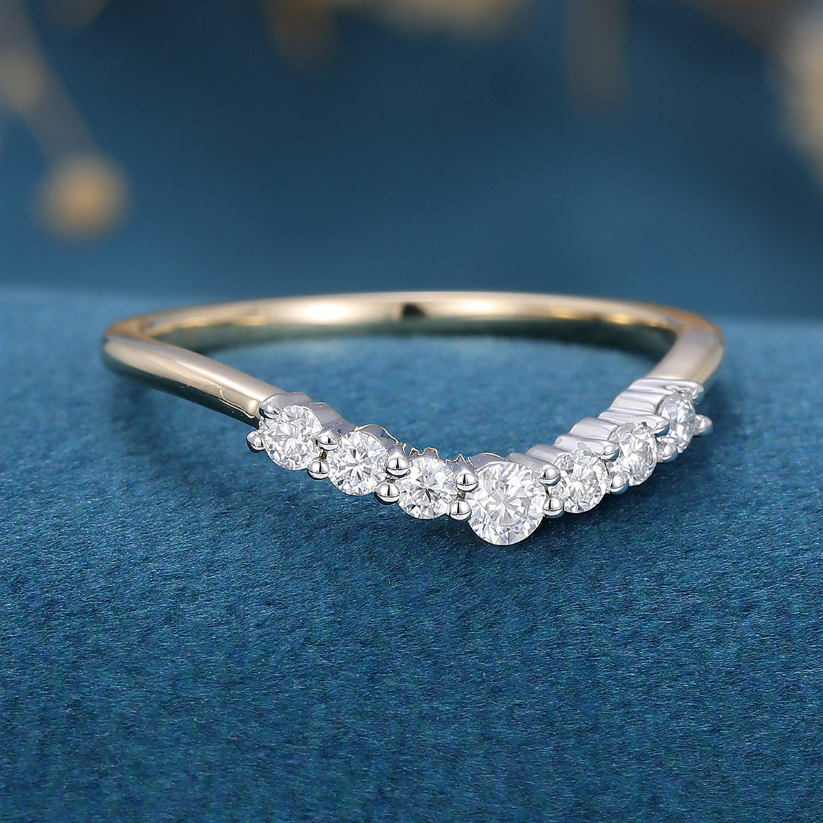 Round cut Moissanite | Diamond Curved Wedding Band Ring 