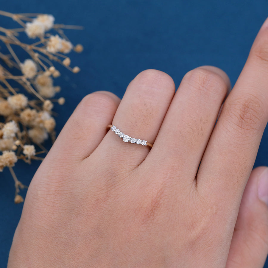 Round cut Moissanite | Diamond Curved Wedding Band Ring 